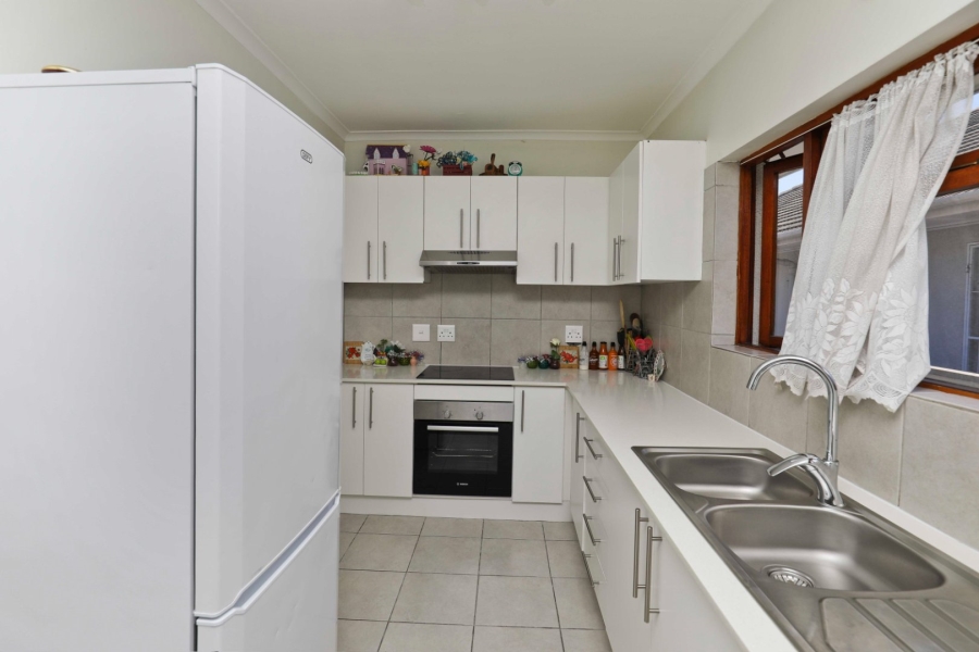 2 Bedroom Property for Sale in Wynberg Western Cape